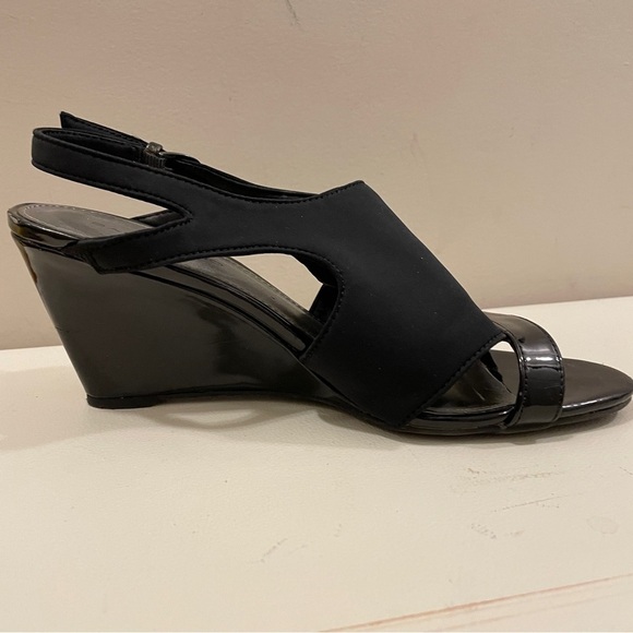 Bandolino Tadaa Fabric Strap Wedge Sandals Black - US 6.5 - Picture 9 of 13